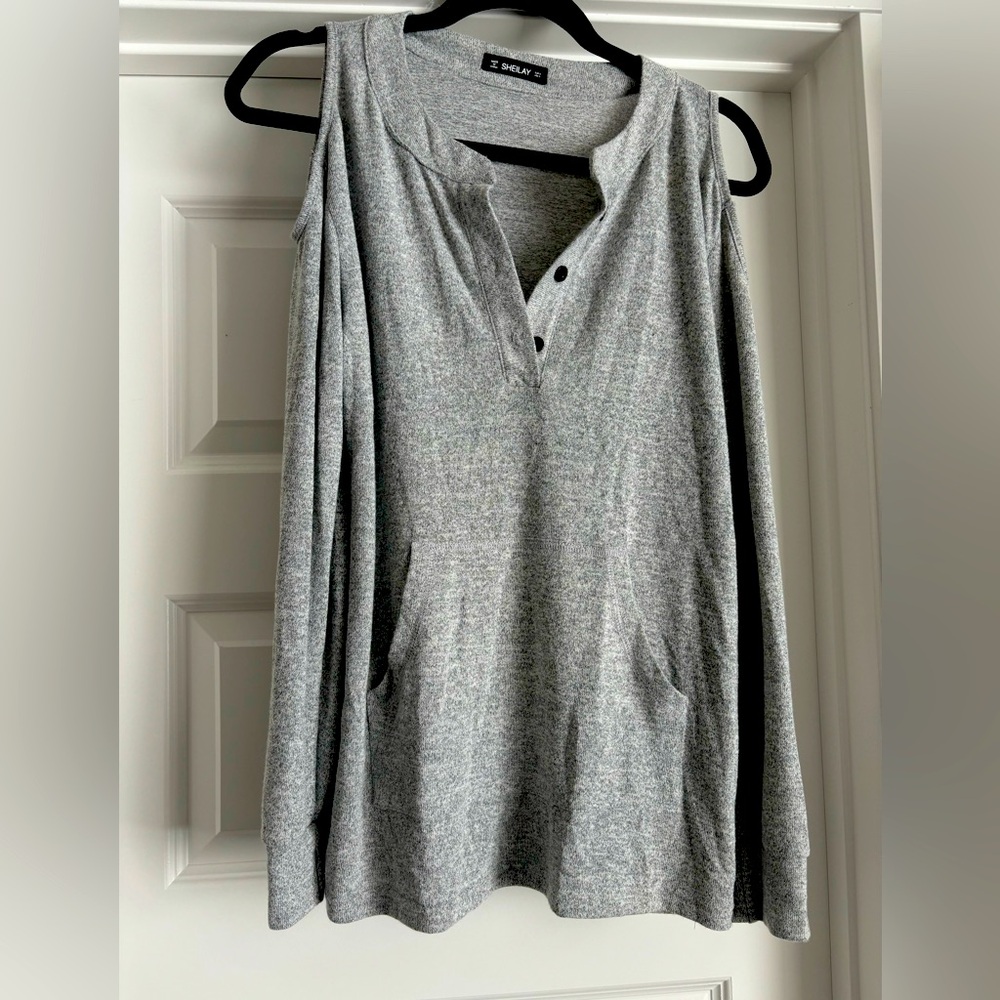 Sheilay size small cut out shoulder Casual top